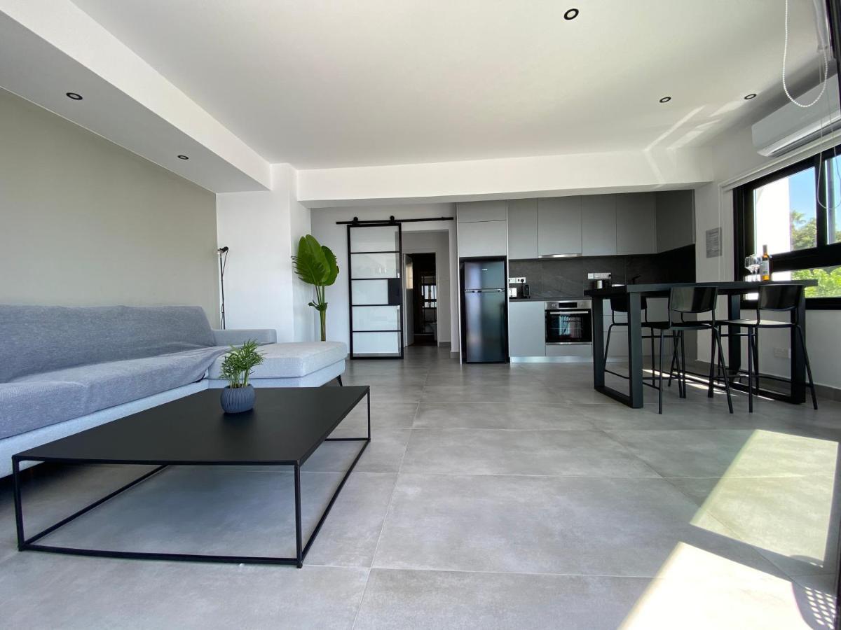 Sea La Vie #2 - Luxury Seaview Apartment Paphos Exterior photo